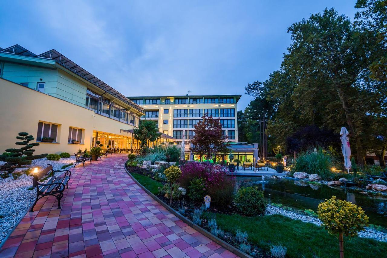 Sungarden Wellness & Family Hotel Siófok Exterior foto